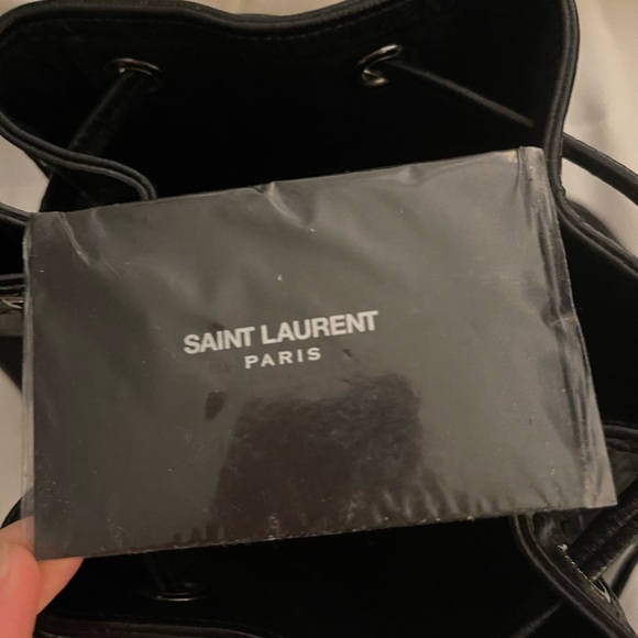 Saint Laurent Croc embossed Emmanuelle bucket bag - Picture 7 of 7